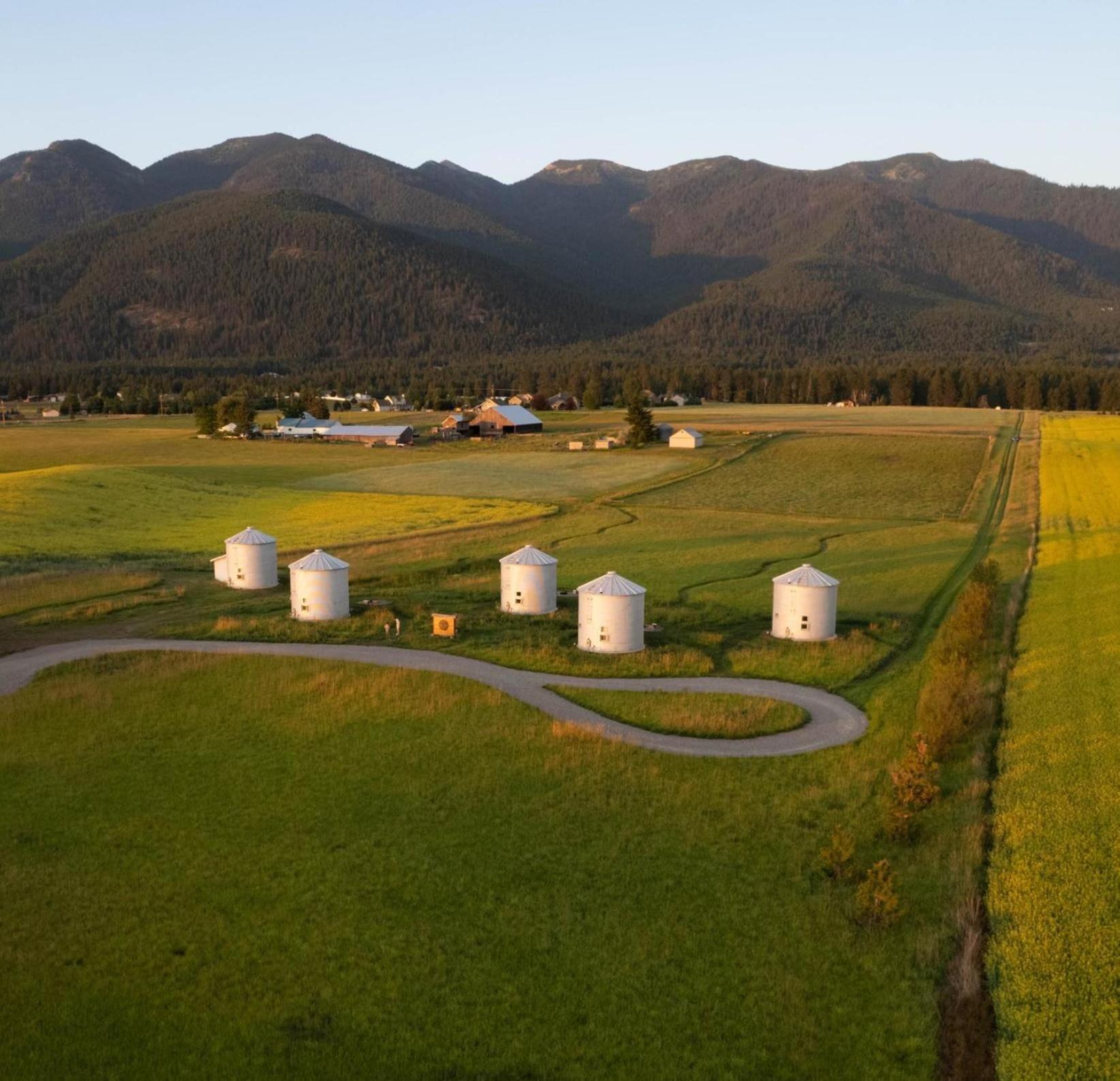 Clark Farm Silos - 5 Silo Mountain View Retreat カリスペル エクステリア 写真