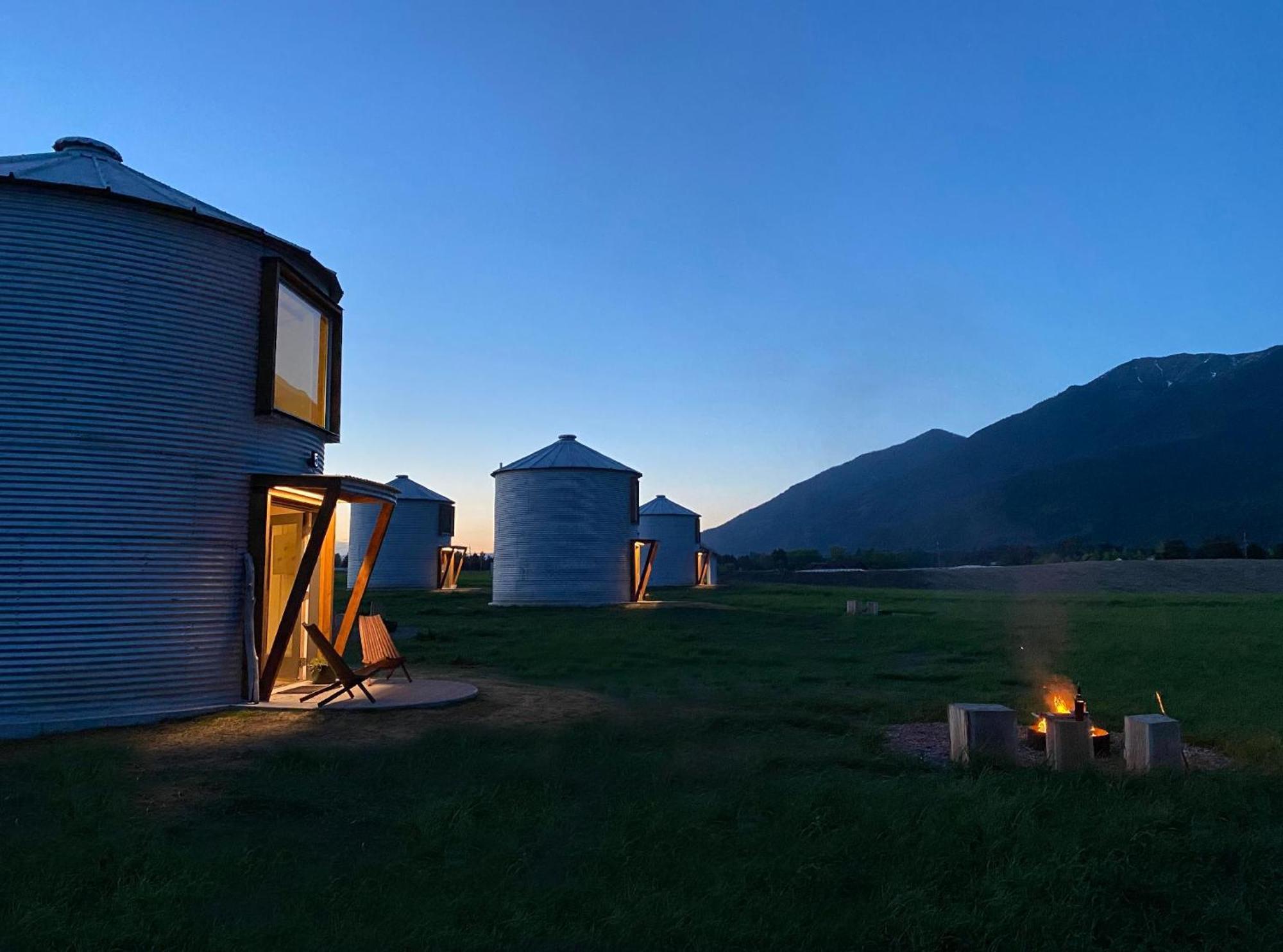 Clark Farm Silos - 5 Silo Mountain View Retreat カリスペル エクステリア 写真